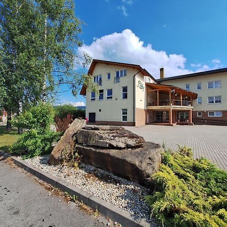 Agrohotel Tri Brezy Hrustin Exterior photo