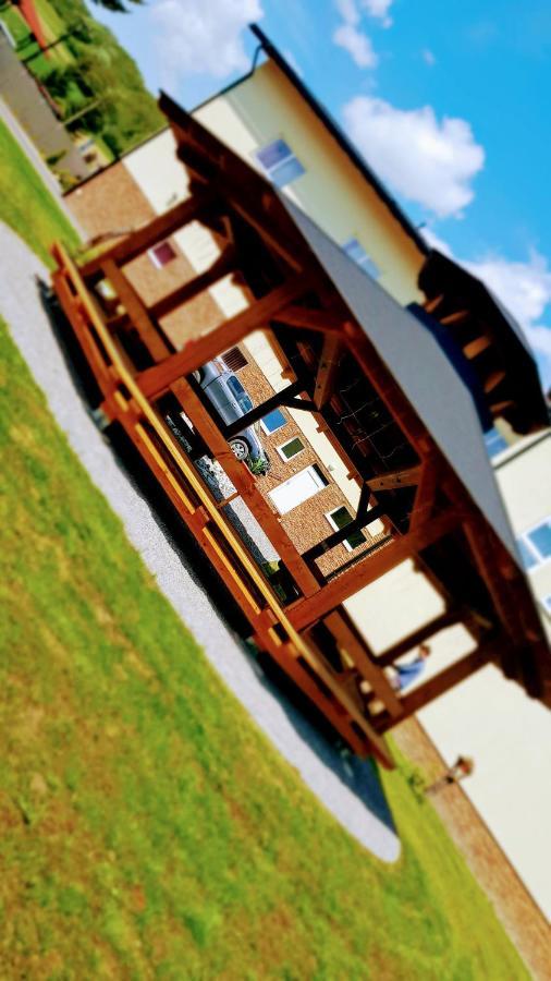 Agrohotel Tri Brezy Hrustin Exterior photo