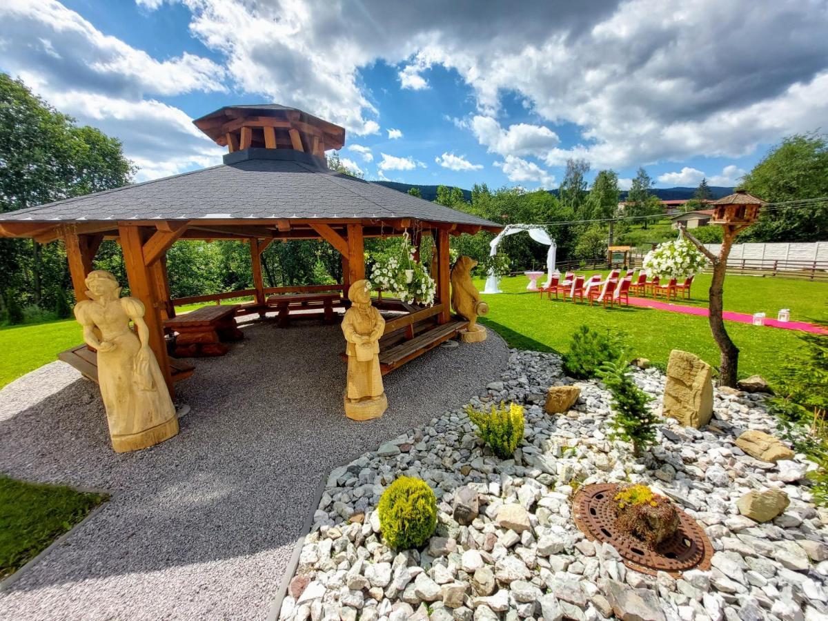 Agrohotel Tri Brezy Hrustin Exterior photo