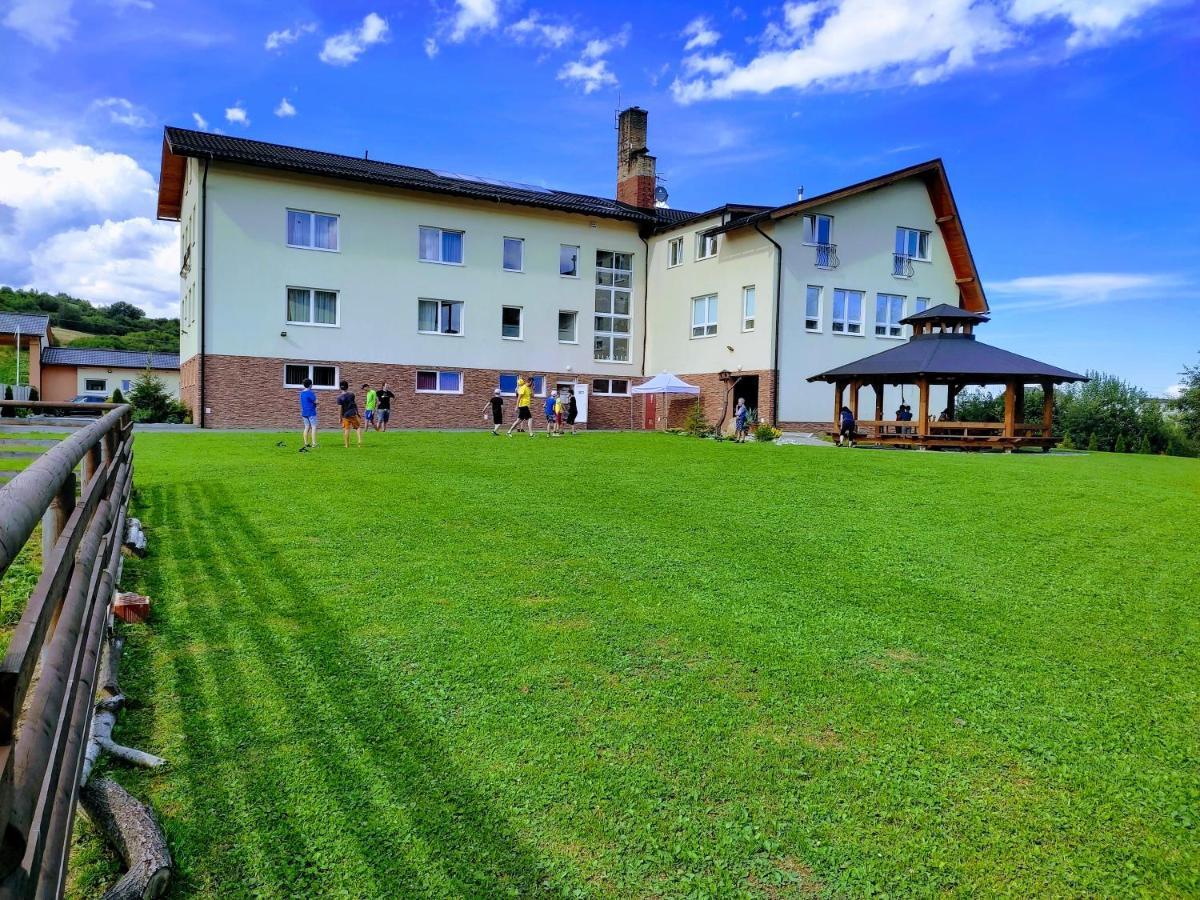 Agrohotel Tri Brezy Hrustin Exterior photo
