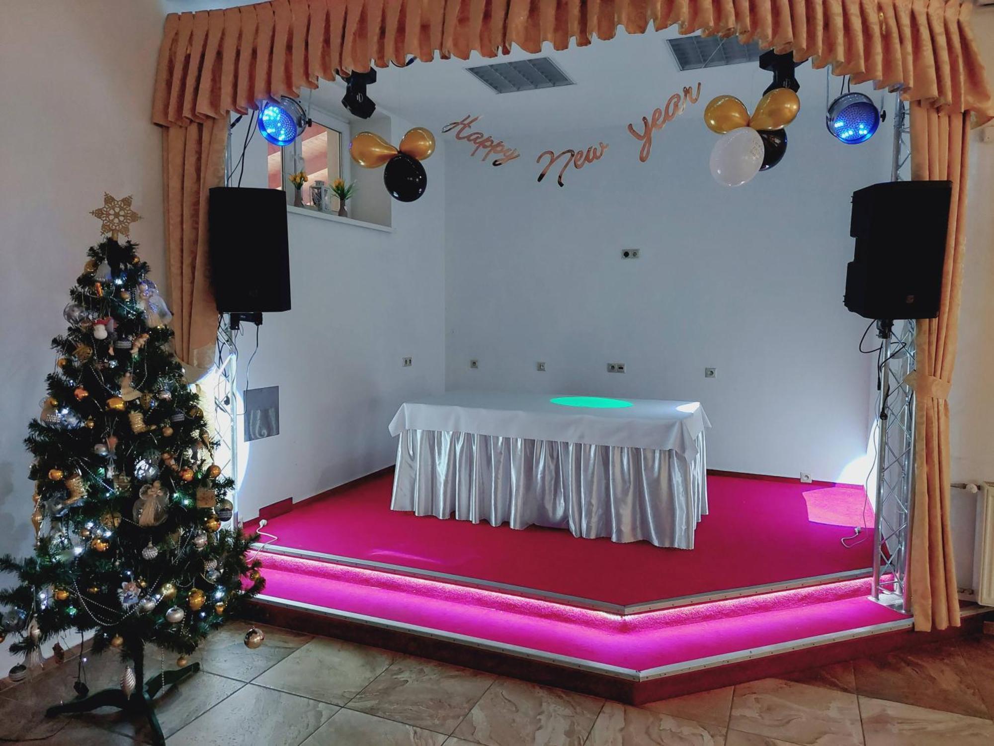 Agrohotel Tri Brezy Hrustin Exterior photo